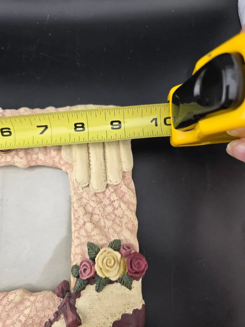 Vintage Victorian-Inspired Resin Photo Frame 3